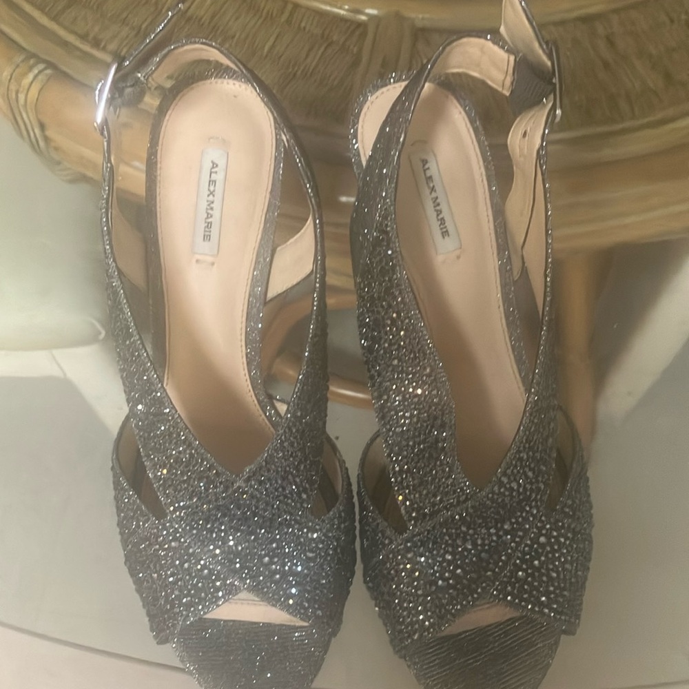 Alex Marie size 8 nice dress shoes.